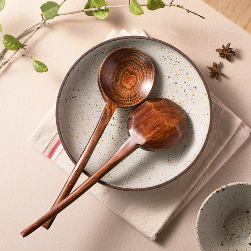 Cuchara de madera con mango la - Home Cooking In Japanese reseña y precio